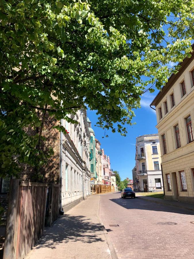 Bohemian Apartment In The Heart Of Old Ventspils City Exterior foto